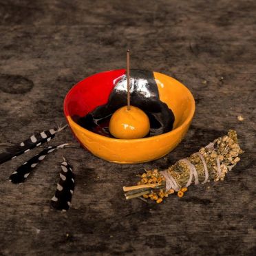 ceramiczna podstawka na szałwię i kadzidło